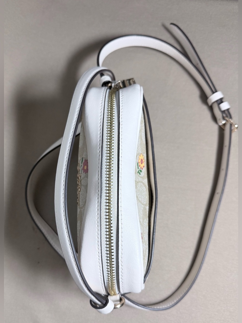 Coach Signature Mini Jamie Camera Bag - Light Khaki/Cream Multi Floral 🌸 - Picture 4 of 7